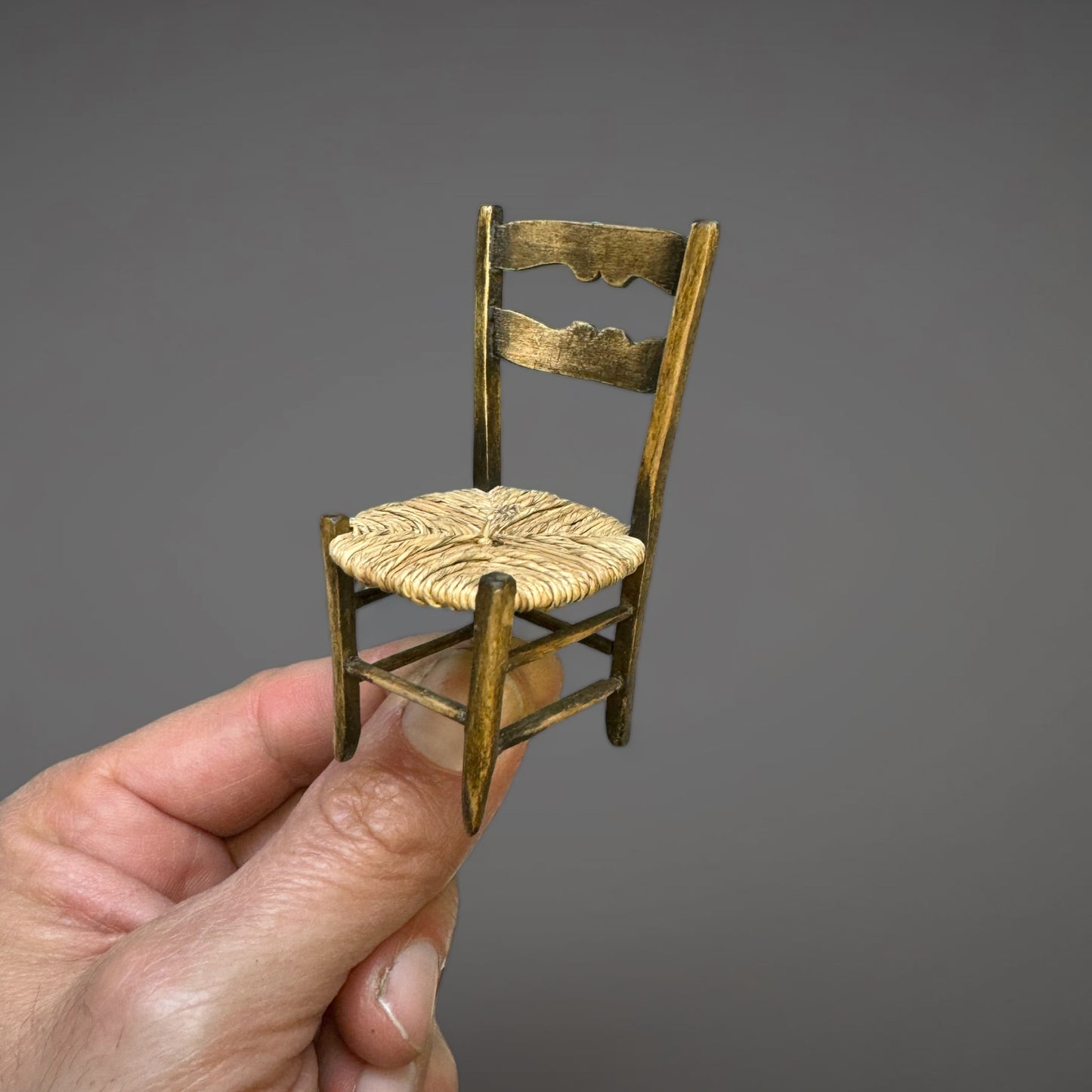 Sedia Impagliata in Legno, adatta per il Pastore da 13 cm.
