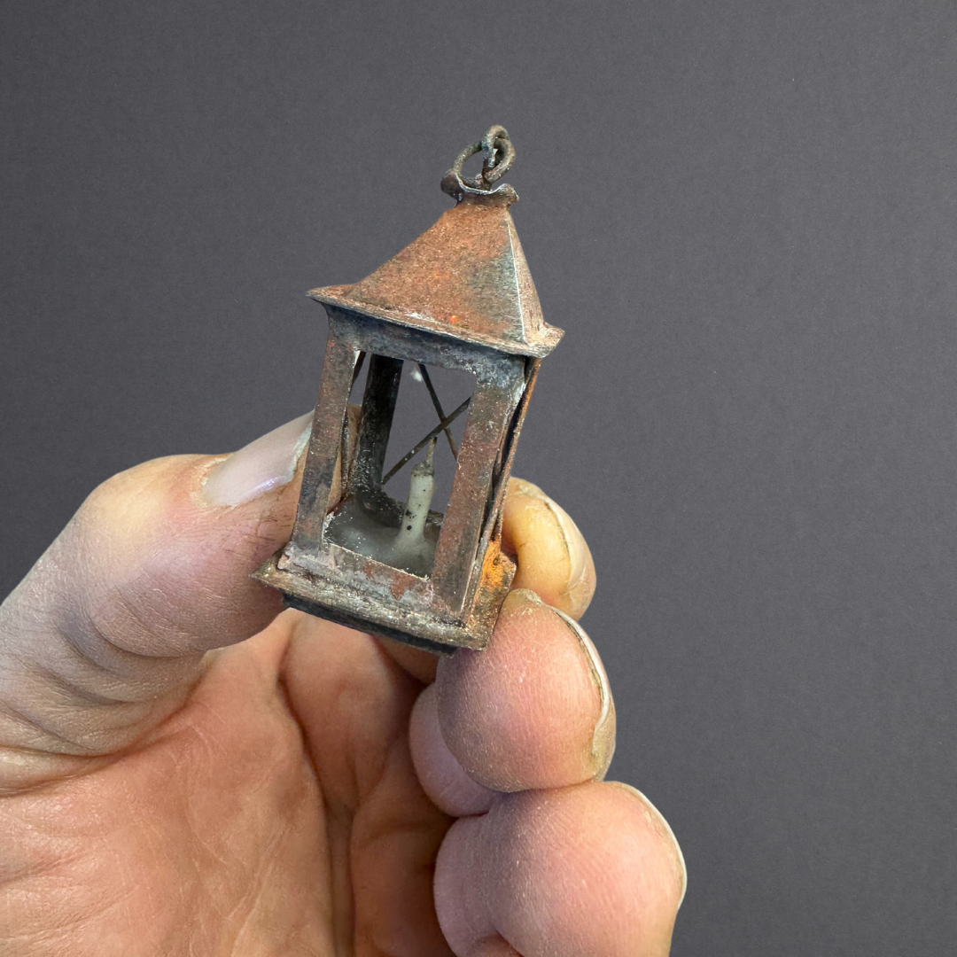 Lanterna in metallo non illuminata per presepe con pastori da 13 cm
