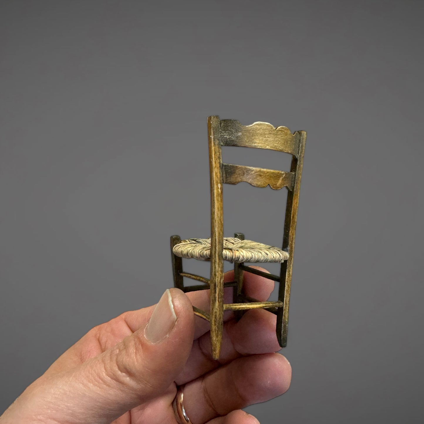 Sedia Impagliata in Legno, adatta per il Pastore da 13 cm.