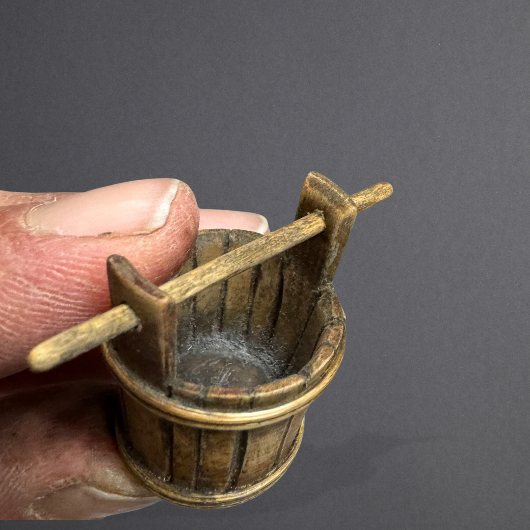 Secchio artigianale in miniatura – dettaglio del manico