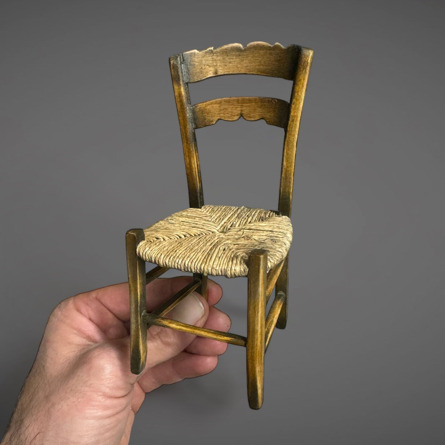 Sedia Impagliata in Legno, adatta per il Pastore da 25 cm.